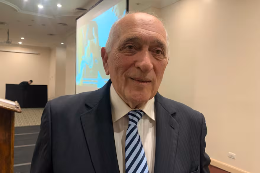 R DOMENECH