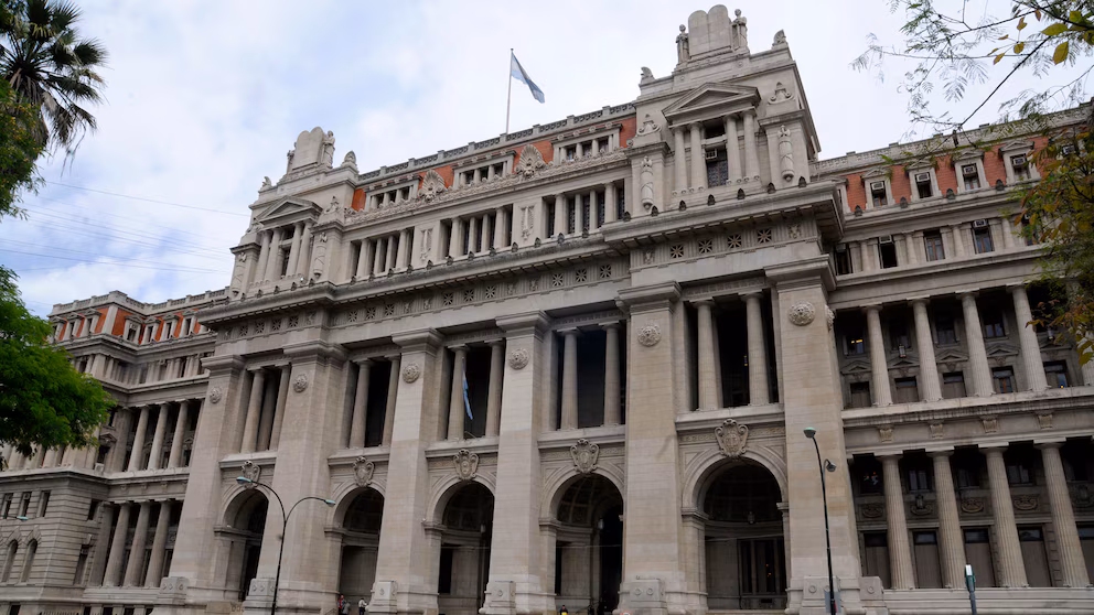 TRIBUNALES