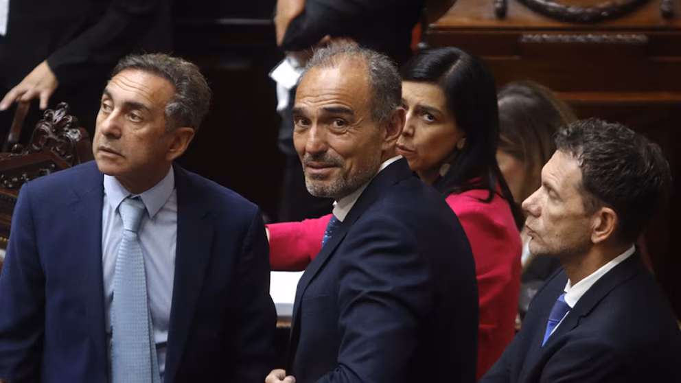 LOS MENEM