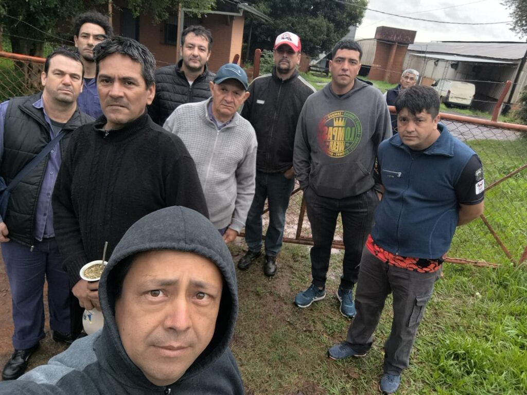 SIN TRABAJO
