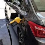 EL LITRO DE NAFTA EN ARGENTINA YA CUESTA UN 35% MAS QUE EN EE.UU.