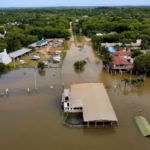 CORRIENTES: PUEBLO SITIADO, YA SON MAS DE 150 FAMILIAS EVACUADAS EN PASO DE LA PATRIA Y ANTICIPAN VA ONDA DE CRECIDA