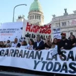VENCE LA EMERGENCIA EN SALUD PEDIATRICA Y LAS PROTESTAS VUELVEN A TOMAR FUERZAS EN EL CONGRESO